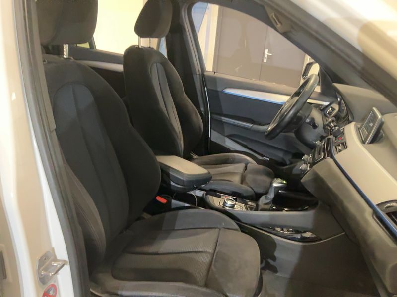 BMW X1 xDrive 20d M Sport — zdjęcie 11