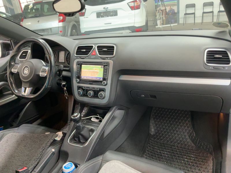 Volkswagen Scirocco 2.0 TSI — zdjęcie 12
