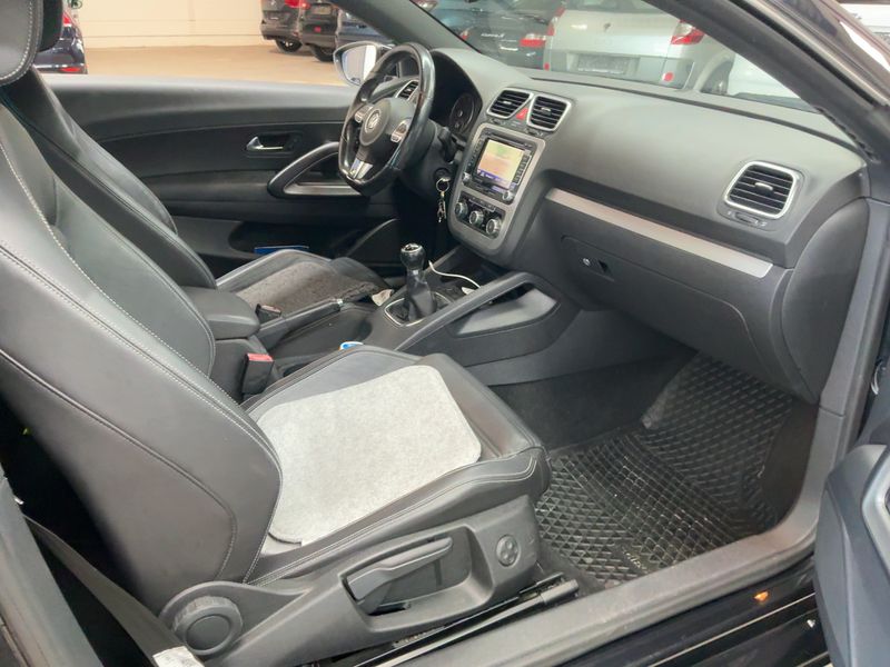 Volkswagen Scirocco 2.0 TSI — zdjęcie 11