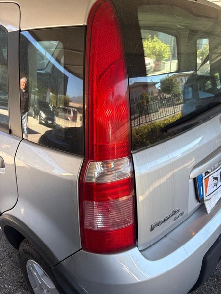 Fiat Panda 1.3 JTD Climbing 4x4 — zdjęcie 17
