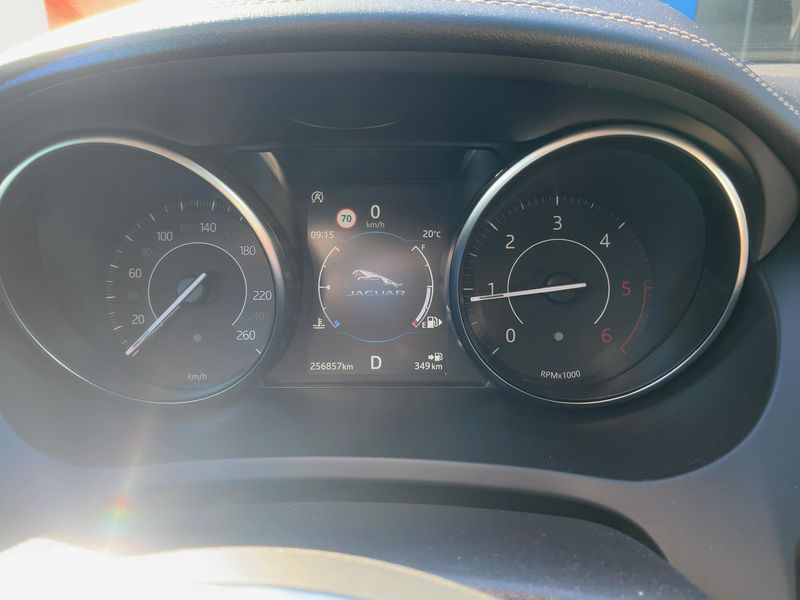 Jaguar E-Pace D150 R-Dynamic S AWD — zdjęcie 13