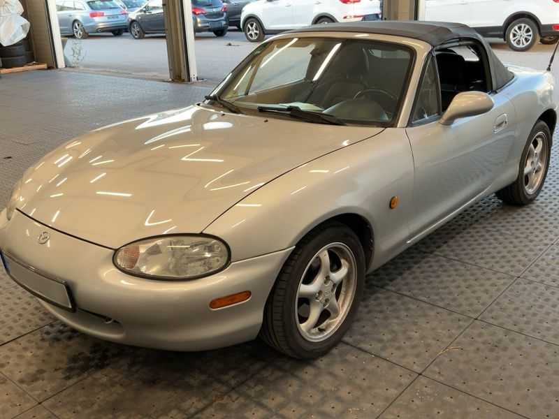 Mazda MX-5 1.9 Roadster — zdjęcie 1