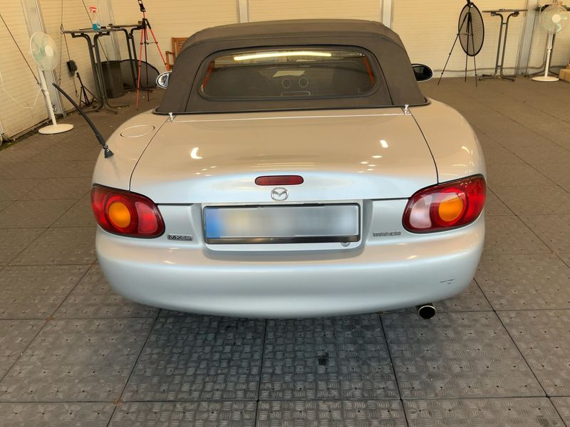 Mazda MX-5 1.9 Roadster — zdjęcie 5