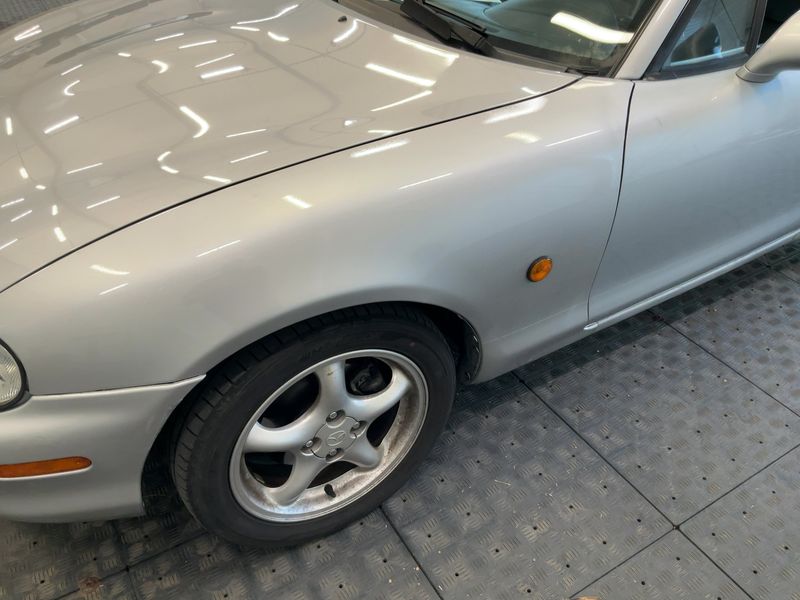 Mazda MX-5 1.9 Roadster — zdjęcie 2