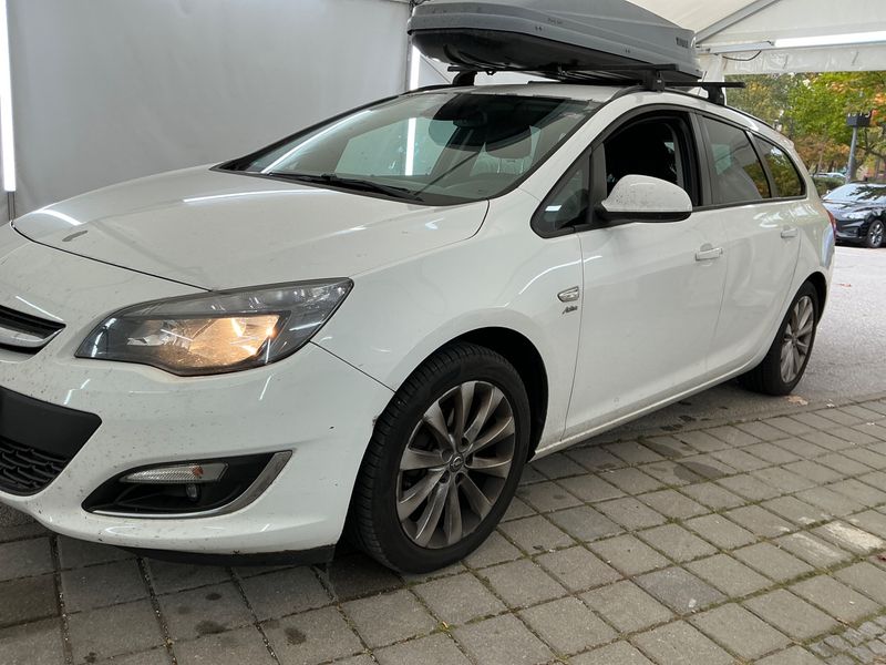 Opel Astra 1.4 Turbo Active — zdjęcie 1