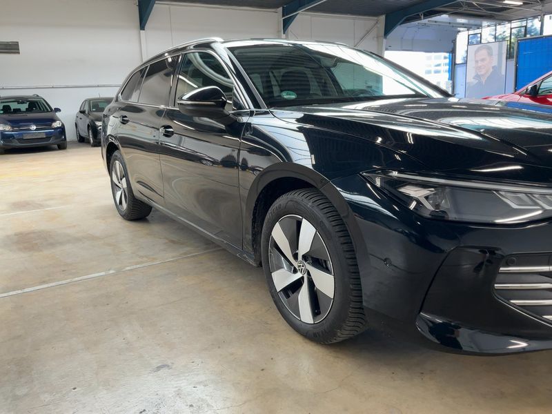 Volkswagen Passat 1.5 eTSI Business — zdjęcie 8