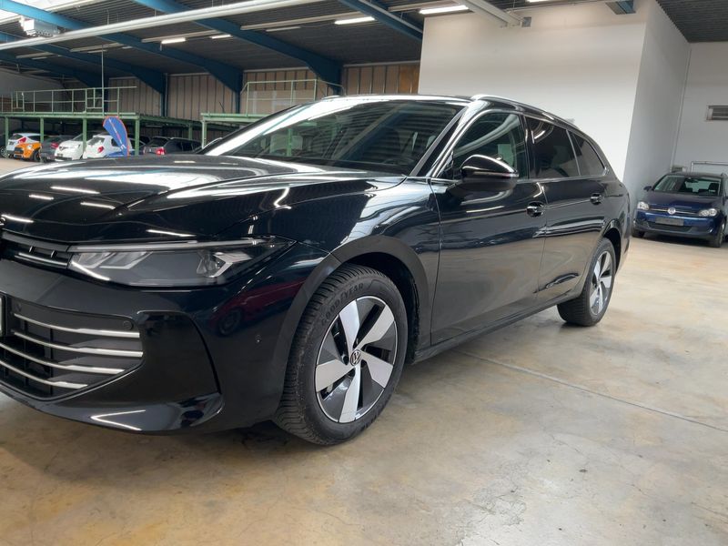 Volkswagen Passat 1.5 eTSI Business — zdjęcie 2