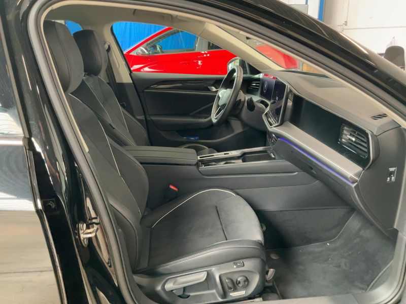 Volkswagen Passat 1.5 eTSI Business — zdjęcie 11