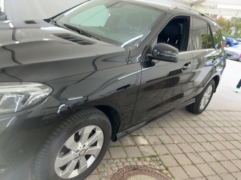 Mercedes-Benz GLE-Klasse GLE 250 d AMG Line — zdjęcie 2