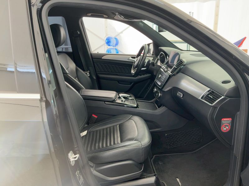 Mercedes-Benz GLE-Klasse GLE 250 d AMG Line — zdjęcie 11