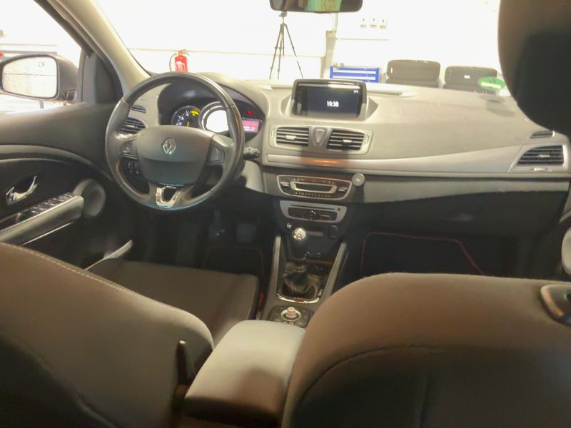 Renault Megane 1.5 dCi Limited — zdjęcie 12