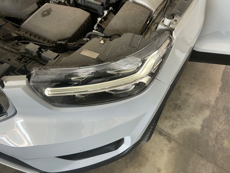 Volvo XC40 2.0 D4 Business Plus AWD — zdjęcie 24