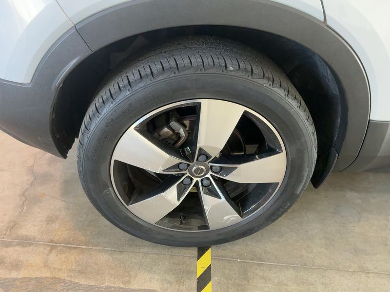 Volvo XC40 2.0 D4 Business Plus AWD — zdjęcie 18