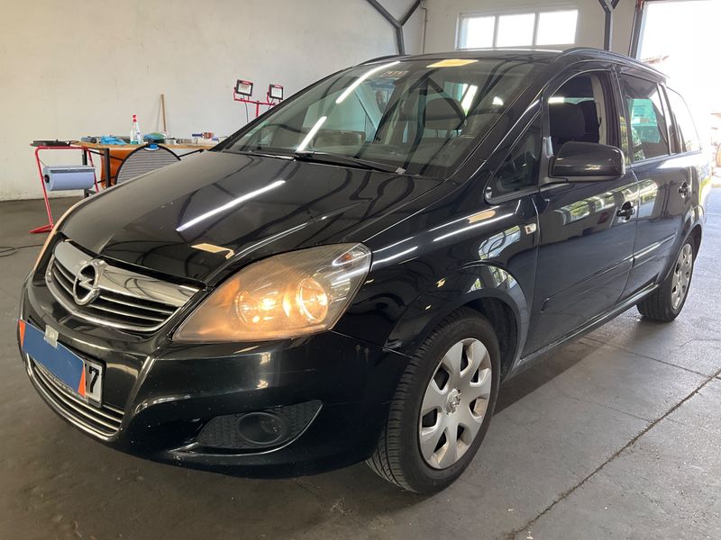 Opel Zafira 1.8 Family — zdjęcie 1