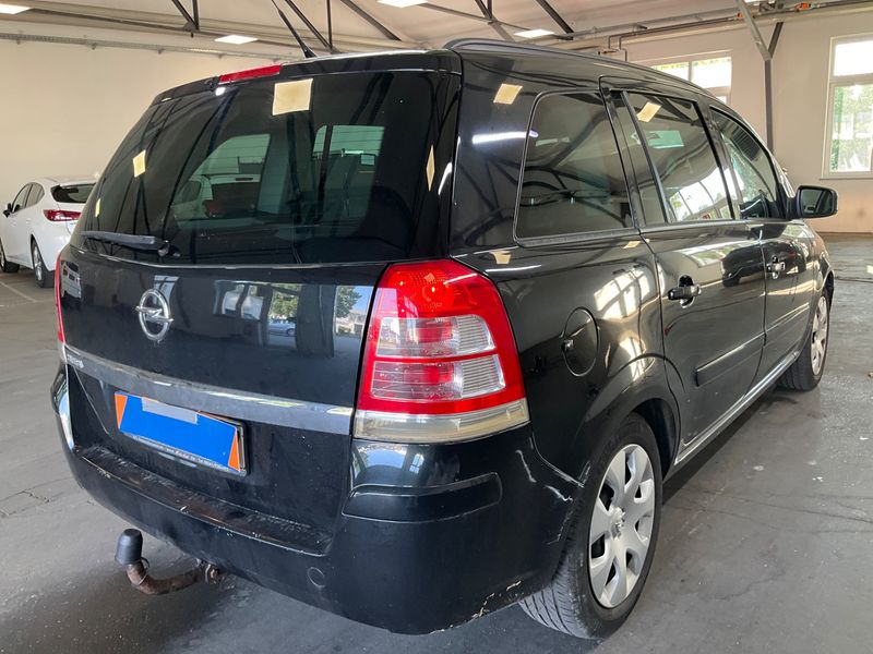 Opel Zafira 1.8 Family — zdjęcie 2
