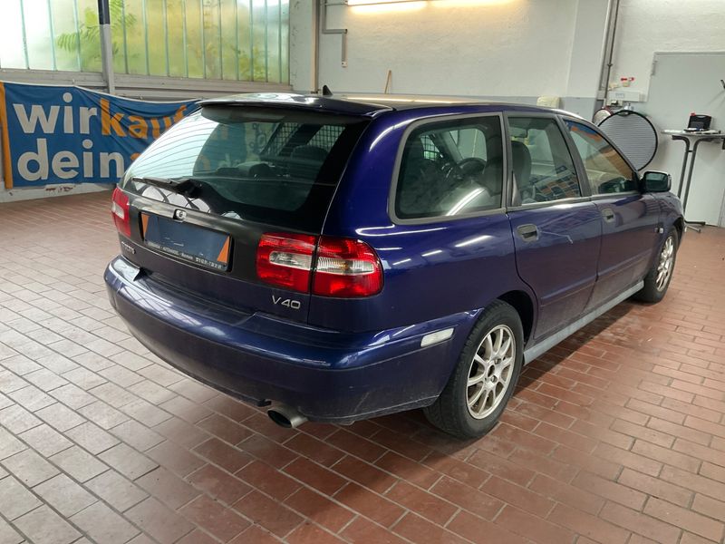 Volvo V40 2.0 T Classic Limited Edition Sport — zdjęcie 2
