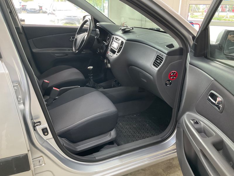 Kia Rio 1.6 EX Top — zdjęcie 3