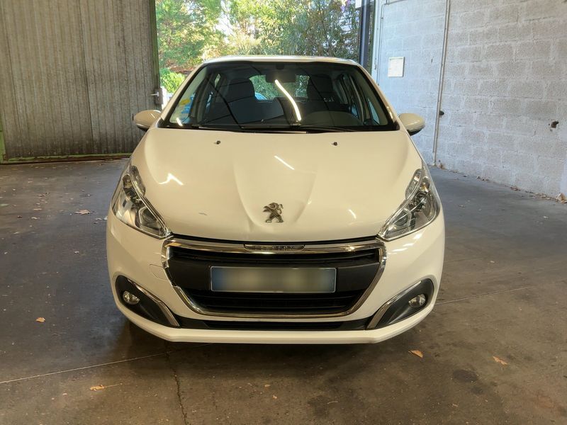 Peugeot 208 1.5 Blue-HDi Active — zdjęcie 9
