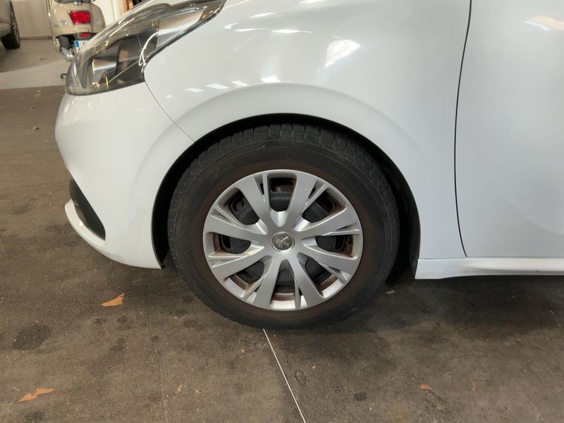 Peugeot 208 1.5 Blue-HDi Active — zdjęcie 19