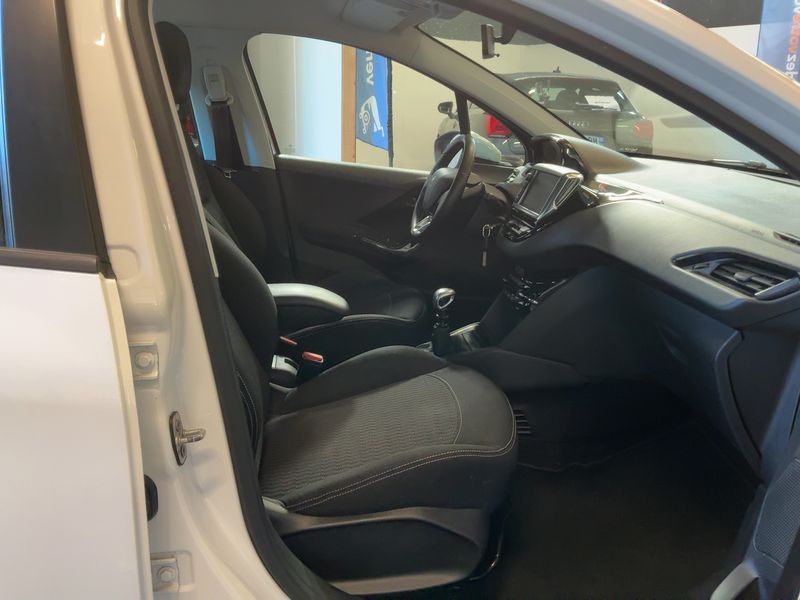 Peugeot 208 1.5 Blue-HDi Active — zdjęcie 11