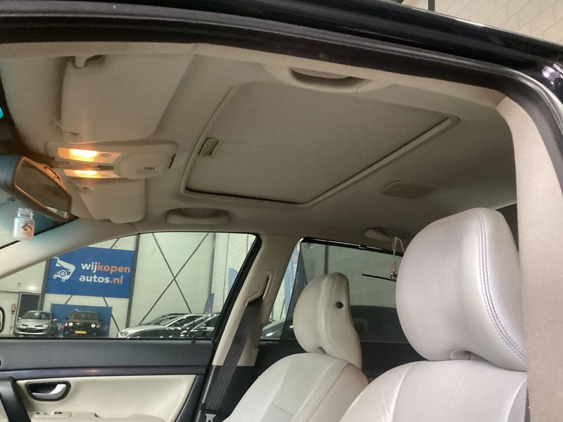 Volvo S80 2.5 T Momentum — zdjęcie 9