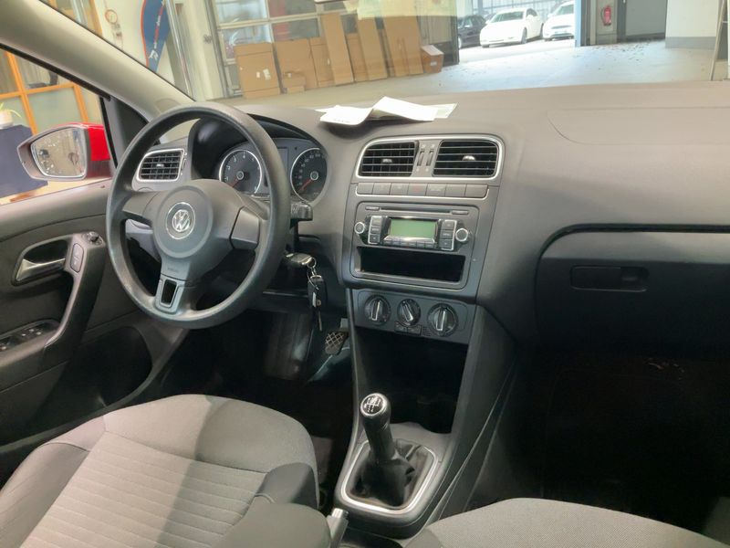 Volkswagen Polo 1.4 FSI Comfortline — zdjęcie 12