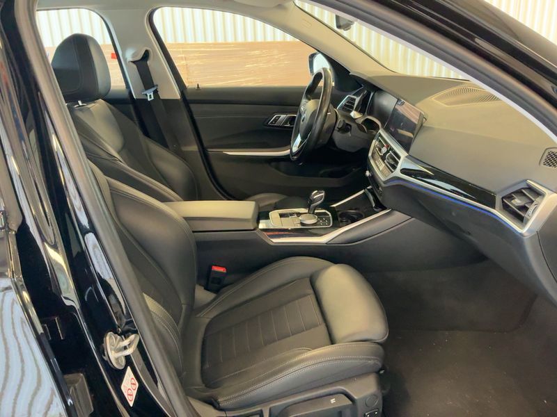 BMW 3er 320d xDrive Sport Line — zdjęcie 11