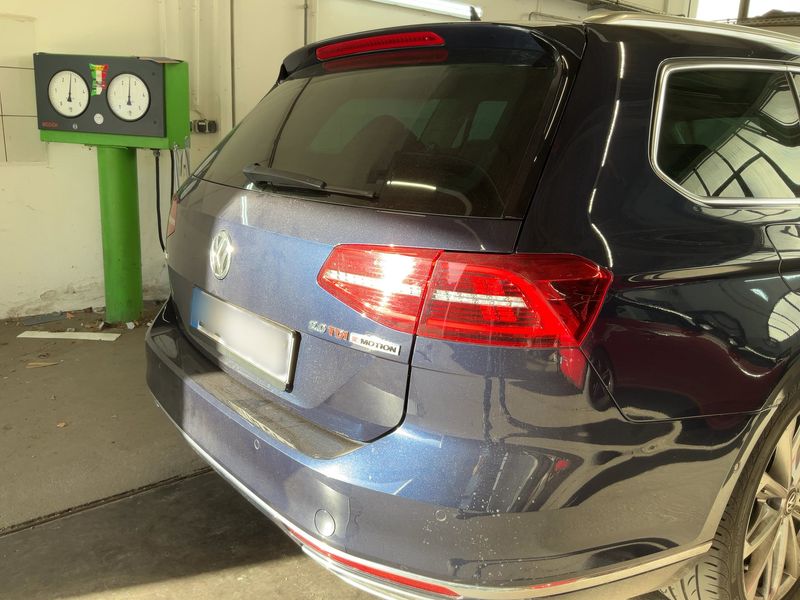 Volkswagen Passat 2.0 TDI Highline 4Motion BlueMotion Tech — zdjęcie 6