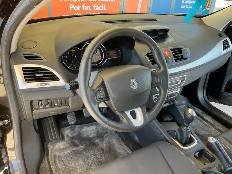Renault Megane 1.5 dCi Dynamique — zdjęcie 12