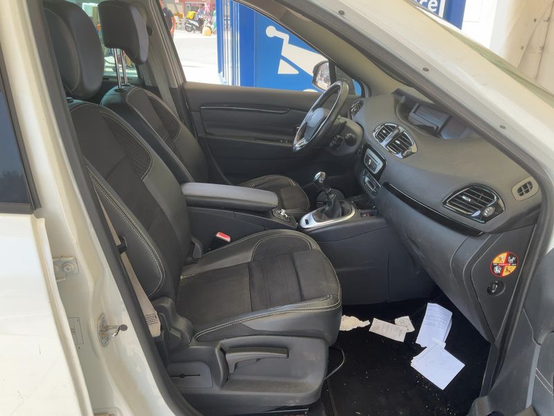 Renault Scenic 1.5 dCi BOSE Edition — zdjęcie 11