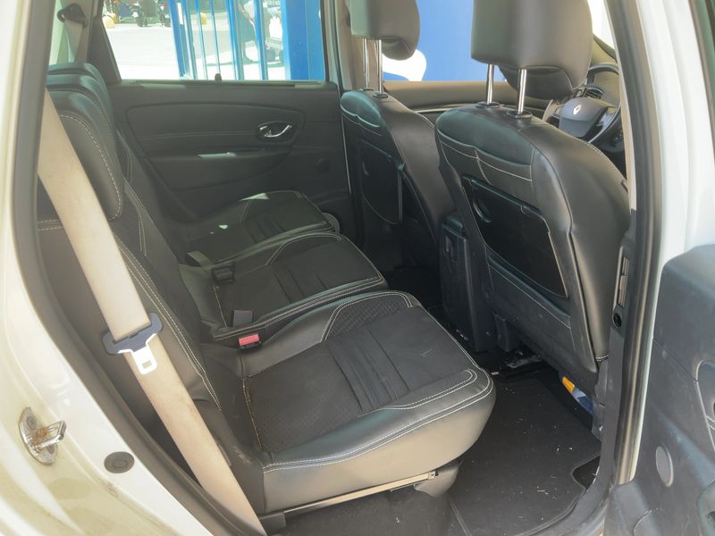 Renault Scenic 1.5 dCi BOSE Edition — zdjęcie 14
