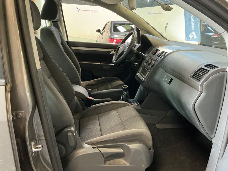 Volkswagen Touran 2.0 TDI Trendline — zdjęcie 3