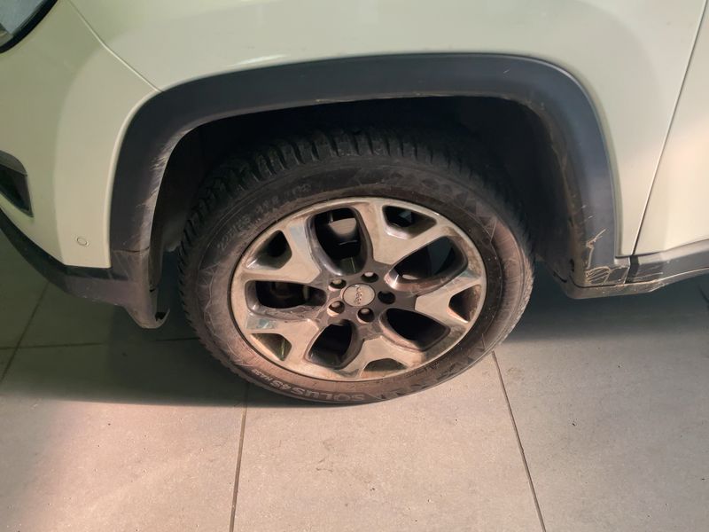 Jeep Compass 1.4 M-Air Limited FWD — zdjęcie 17