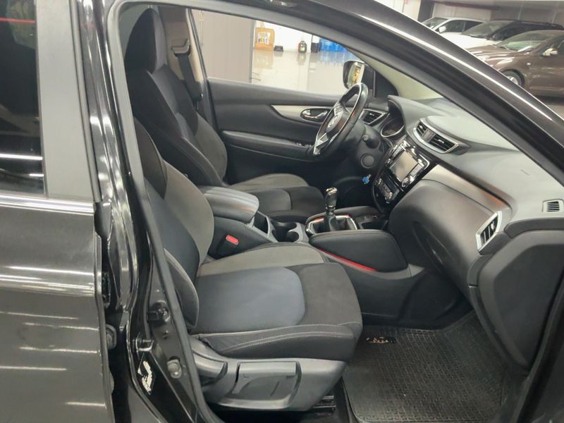 Nissan Qashqai 1.5 dCi N-Connecta — zdjęcie 11