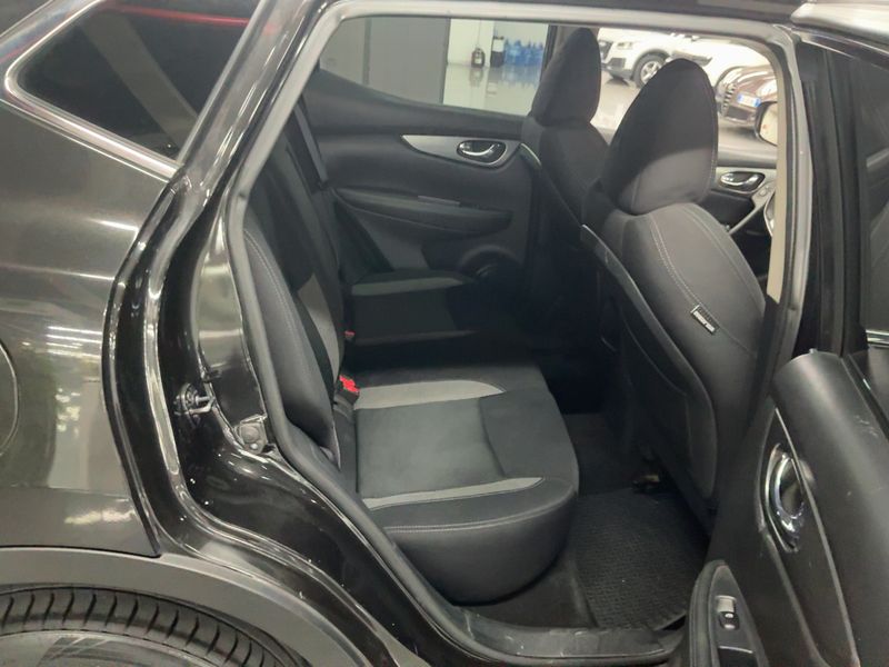 Nissan Qashqai 1.5 dCi N-Connecta — zdjęcie 14