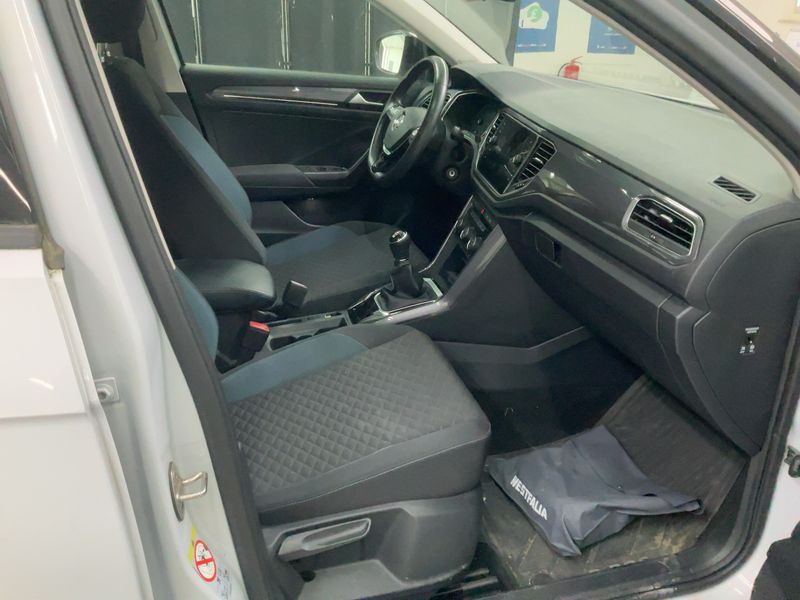 Volkswagen T-Roc 1.6 TDI IQ.DRIVE — zdjęcie 11