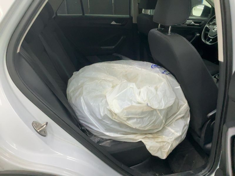 Volkswagen T-Roc 1.6 TDI IQ.DRIVE — zdjęcie 14