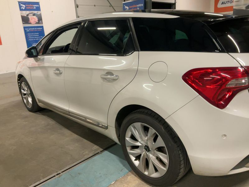 DS Automobiles DS5 2.0 Blue-HDi Executive — zdjęcie 3