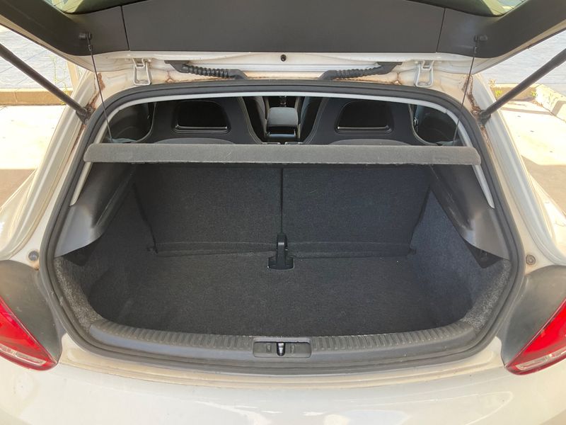 Volkswagen Scirocco 2.0 TDI — zdjęcie 10