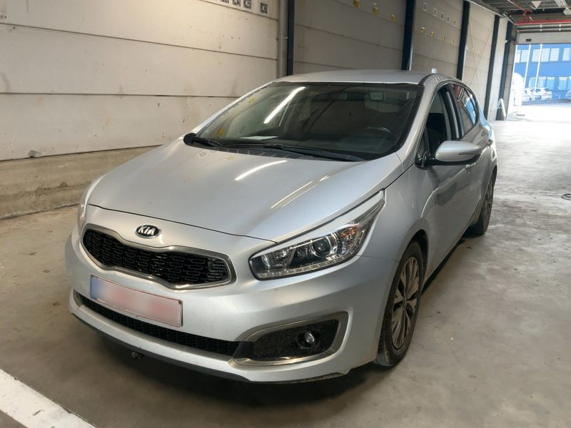 Kia cee'd 1.6 CRDi Active — zdjęcie 1
