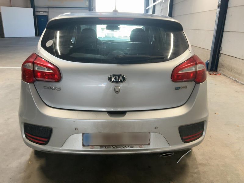 Kia cee'd 1.6 CRDi Active — zdjęcie 5