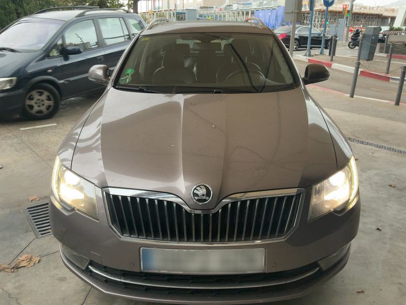 Skoda Superb 3.6 V6 FSI Laurin & Klement 4x4 — zdjęcie 9