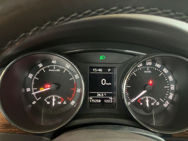 Skoda Superb 3.6 V6 FSI Laurin & Klement 4x4 — zdjęcie 13