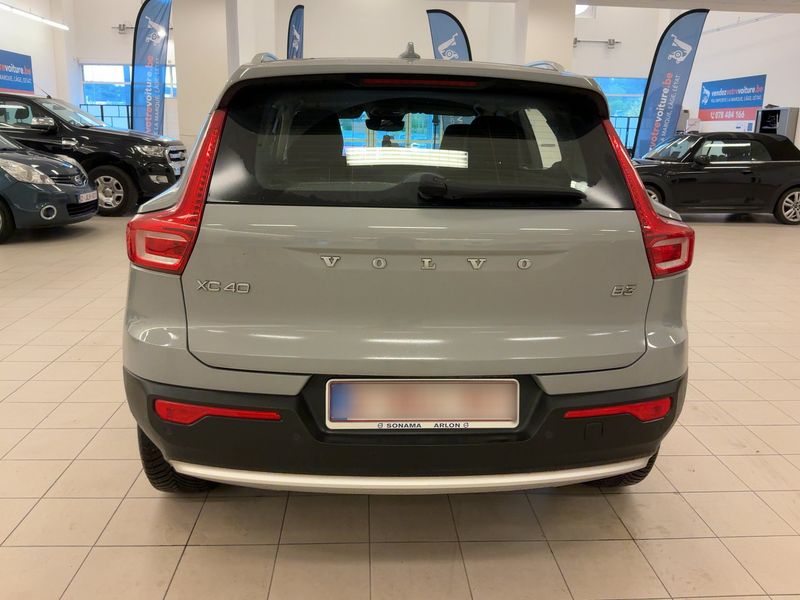 Volvo XC40 2.0 B3 Mild-Hybrid Core 2WD — zdjęcie 5