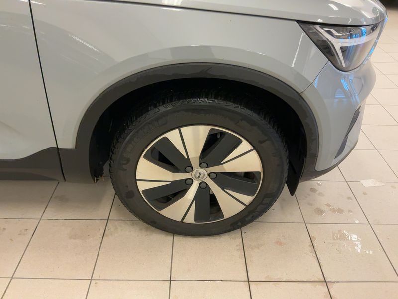Volvo XC40 2.0 B3 Mild-Hybrid Core 2WD — zdjęcie 21