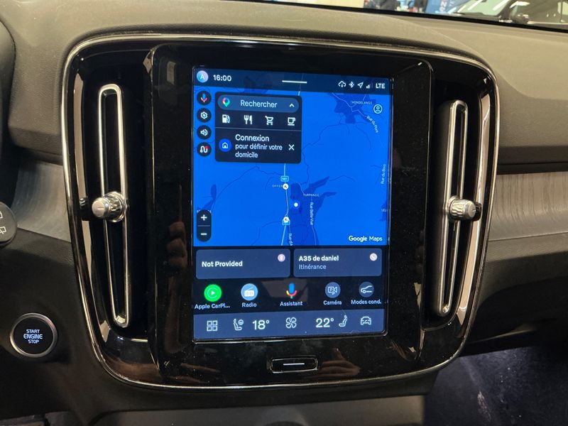 Volvo XC40 2.0 B3 Mild-Hybrid Core 2WD — zdjęcie 27