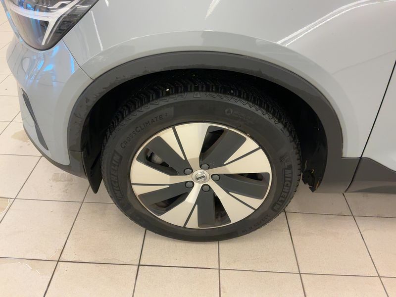 Volvo XC40 2.0 B3 Mild-Hybrid Core 2WD — zdjęcie 18