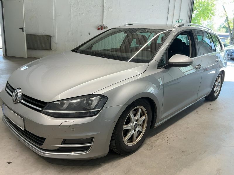 Volkswagen Golf VII 2.0 TDI Highline BlueMotion Tech