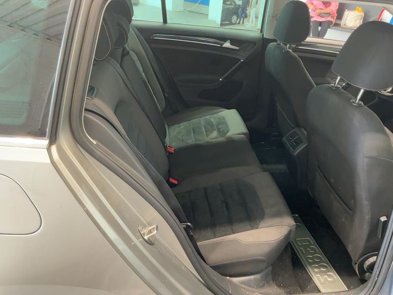Volkswagen Golf VII 2.0 TDI Highline BlueMotion Tech — zdjęcie 14