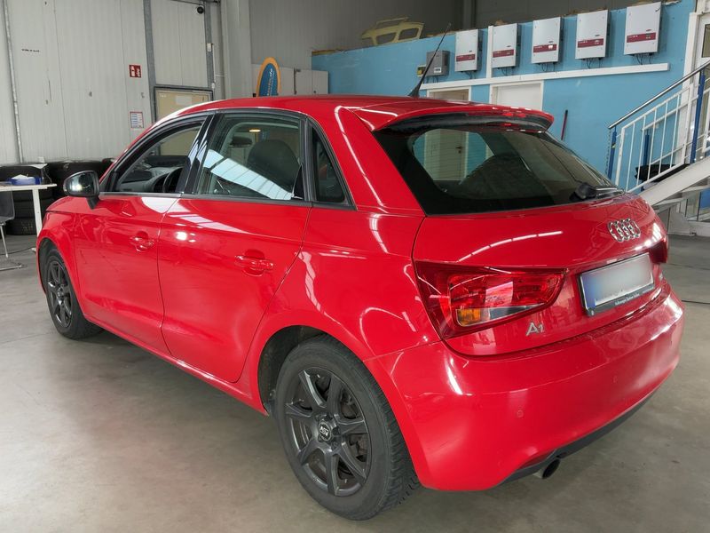Audi A1 Sportback 1.6 TDI Ambition — zdjęcie 3
